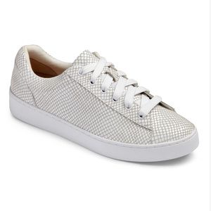 vionic women's syra casual sneaker